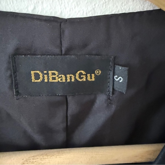 Vintage Black and Gold Paisley Vest - Picture 4 of 7